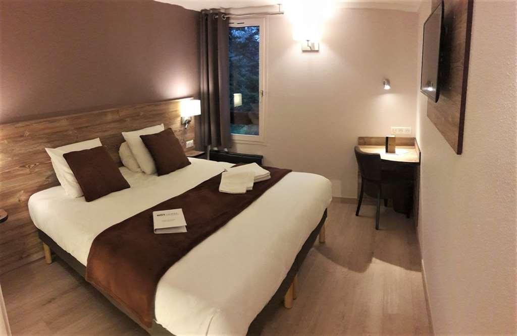 Brit Hotel Confort Pau Lons חדר תמונה