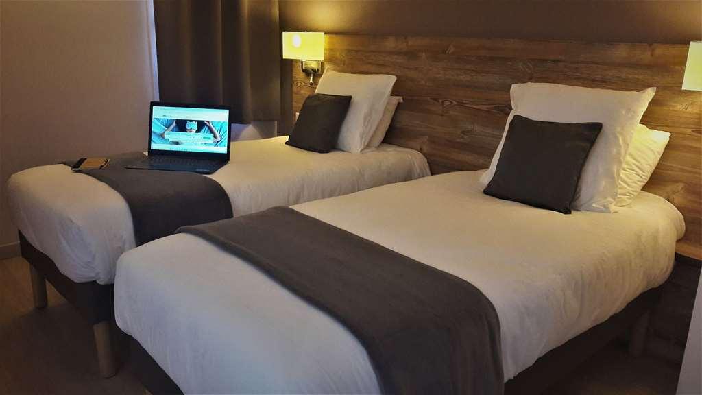 Brit Hotel Confort Pau Lons חדר תמונה