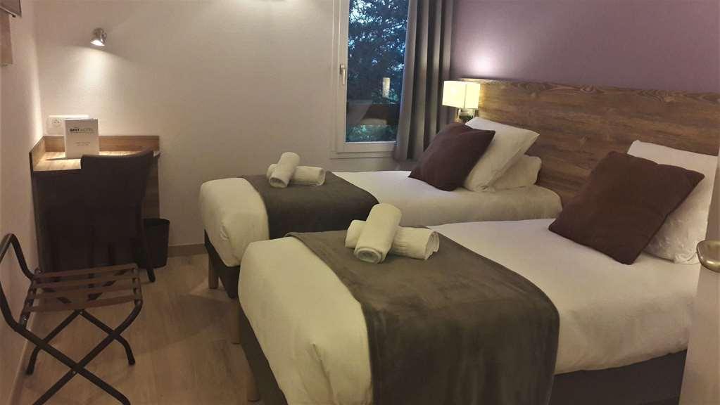 Brit Hotel Confort Pau Lons חדר תמונה