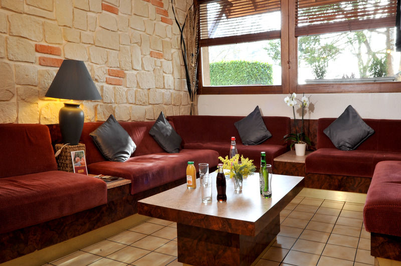 Brit Hotel Confort Pau Lons מראה חיצוני תמונה